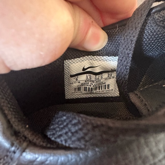 Nike Air Force 1 Sage Low in Black and White - Picture 11 of 11